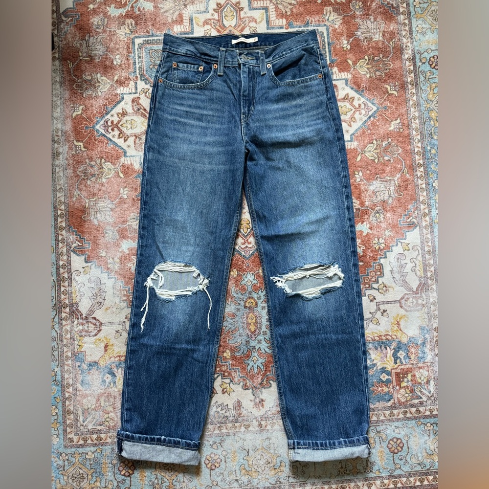 Levi’s Low Profile Straight Medium Wash Jeans Size 27 EUC